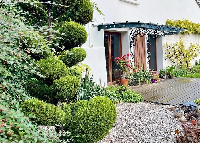 Joli T1 Chez Doudou Plein Centre-ville Au Calme, Vue Jardin Apartment *